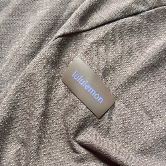 Lululemon Men's Ventilated Hiking Short-Sleeve Shirt - Picture 5 of 5